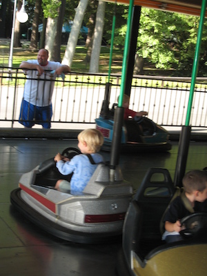 Tim and Cole in bumper-cars (08-27-2008 15:36)