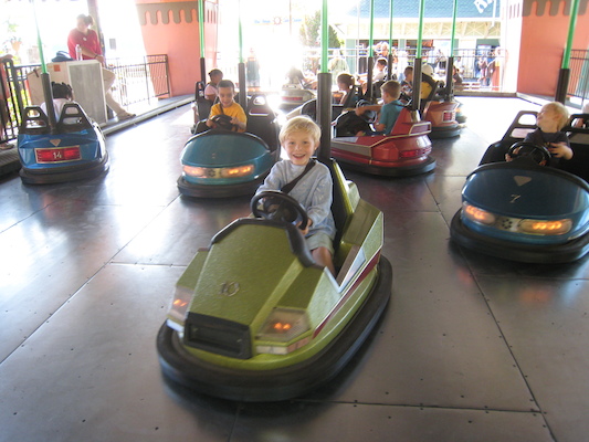 Tim and Cole in bumper-cars (08-27-2008 16:07)
