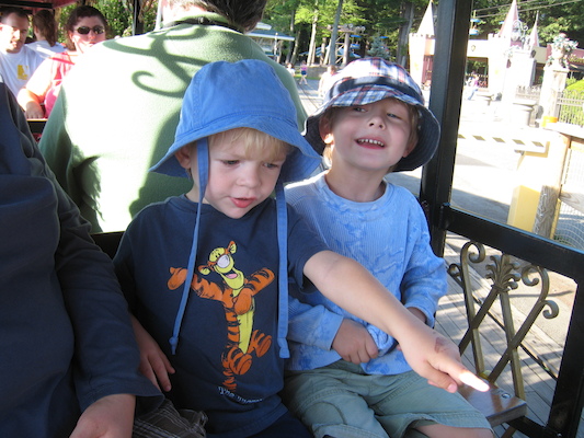 Xine, Cole and Tim on the train (08-27-2008 16:29)