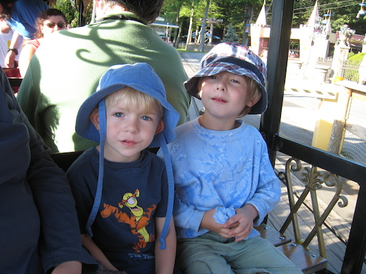 Xine, Cole and Tim on the train (08-27-2008 16:29)