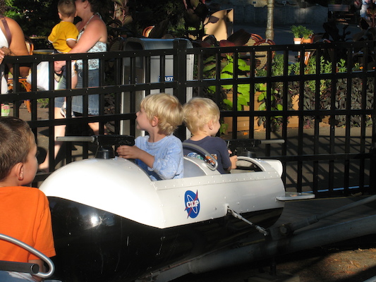 Tim and Cole in a space ship (08-27-2008 16:54)