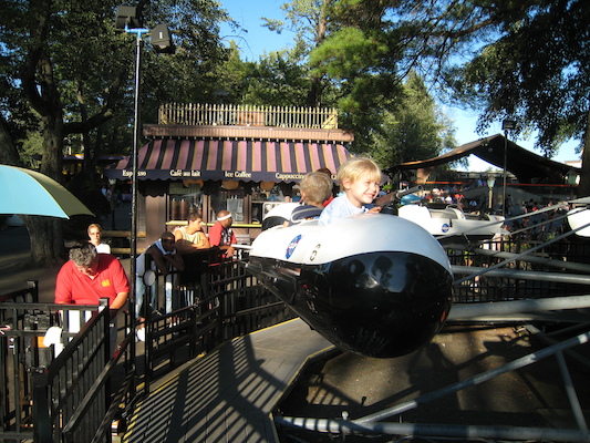 Tim and Cole in a space ship (08-27-2008 16:55)