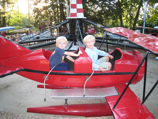 Tim and Cole flying a plane (08-27-2008 17:35)