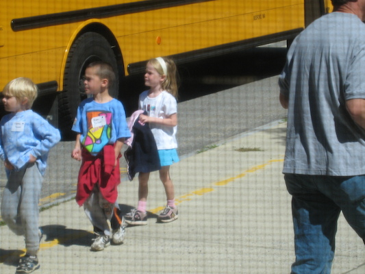 Tim getting on the bus to nowhere (08-20-2008 10:08)