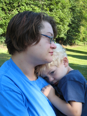 Xine and Cole cuddling (09-03-2008 07:50)