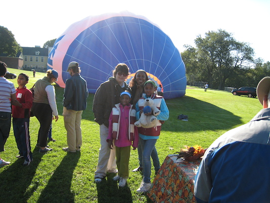 Bedford Day Balloon people (09-20-2008 07:48)
