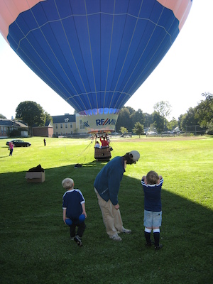 Tim, Bill and Theo and the Balloon (09-20-2008 07:56)