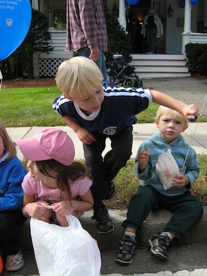 Juliana, Tim and Cole at Bedford Day (09-20-2008 09:36)