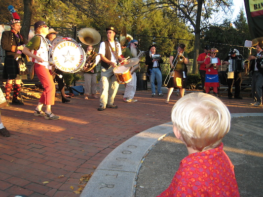 Tim and the Leftist Marching Band (10-11-2008 16:35)