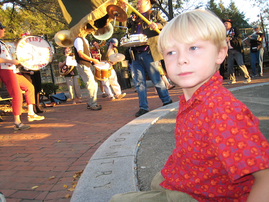 Leftist Marching Band and Tim (10-11-2008 16:35)