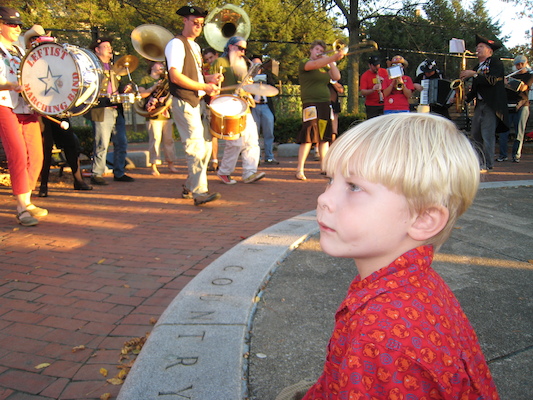 Leftist Marching Band and Tim (10-11-2008 16:36)