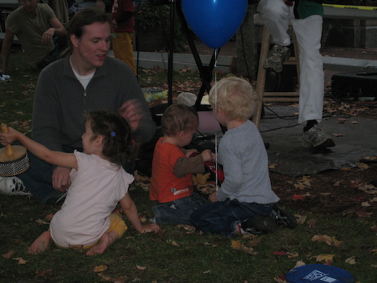 Ben and Cole performing (10-12-2008 16:38)