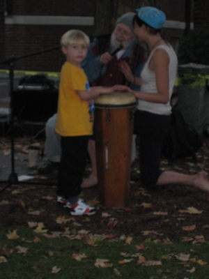 Tim drumming (10-12-2008 16:38)