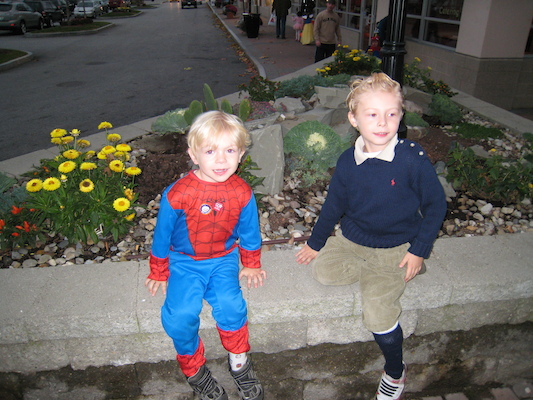 Spider Cole and Tim Tintin (10-25-2008 17:21)