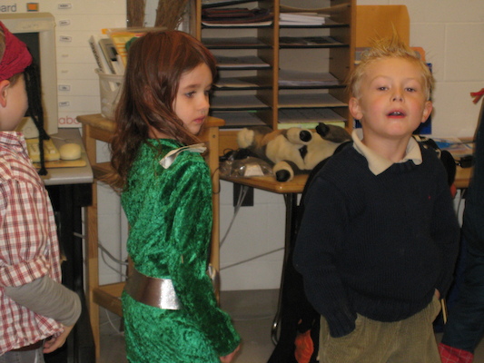 Tim Tintin and Julianna (10-31-2008 13:45)