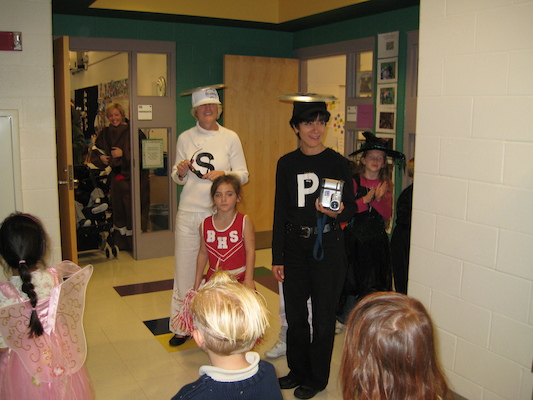 Davis Halloween Party (10-31-2008 13:49)
