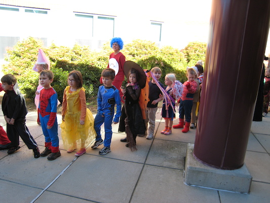 Davis Halloween Party (10-31-2008 13:51)