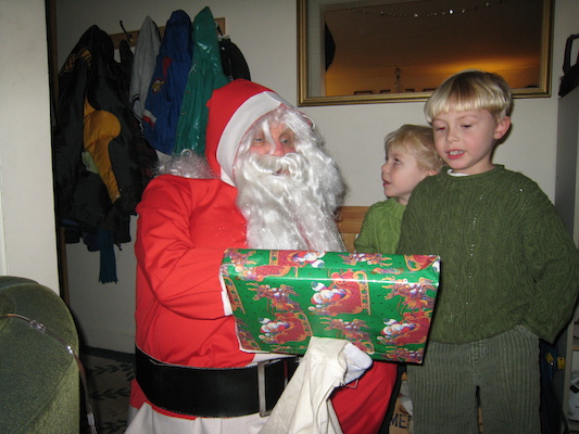 Santa, Cole and Tim (12-24-2008 17:45)