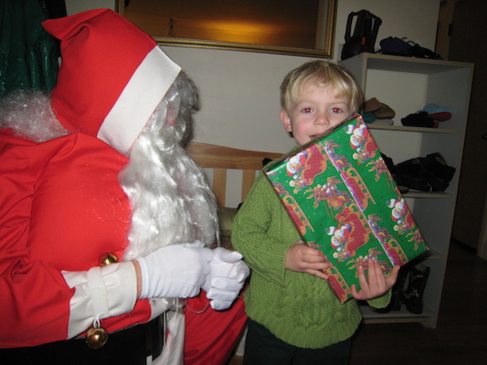 Santa and Cole (12-24-2008 17:45)