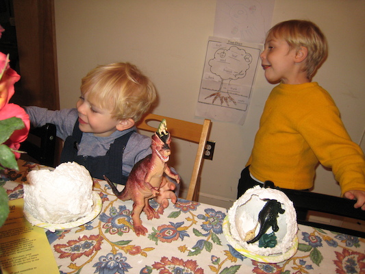 Tim and Cole playing with dinosaurs (01-27-2009 18:43)