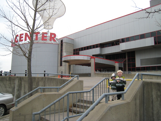 Cole & Tim at the Carnegie Science Center (02-13-2009 10:27)