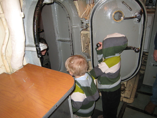 Cole and Tim in the sub (02-13-2009 13:28)