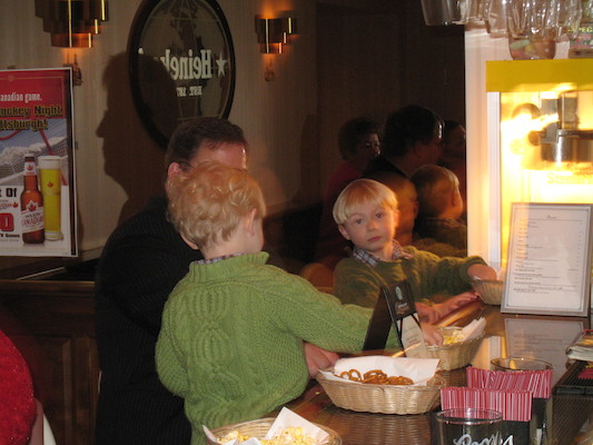 Cole, Matt and Tim in "Snackland" (02-14-2009 17:41)