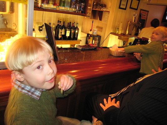 Cole, Matt and Tim in "Snackland" (02-14-2009 17:41)