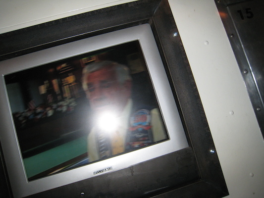 Video in the sub (Tim pic) (02-16-2009 12:38)