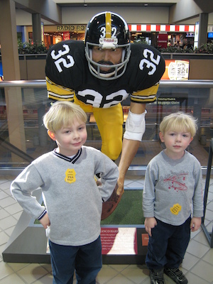 Tim, Cole and Franco Harris (02-17-2009 16:09)