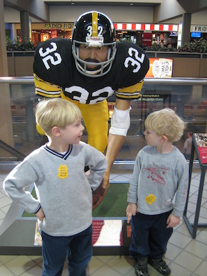 Tim, Cole and Franco Harris (02-17-2009 16:09)