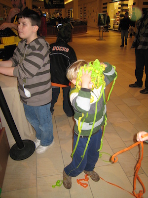 Tim gets attacked by streamers (02-22-2009 17:09)