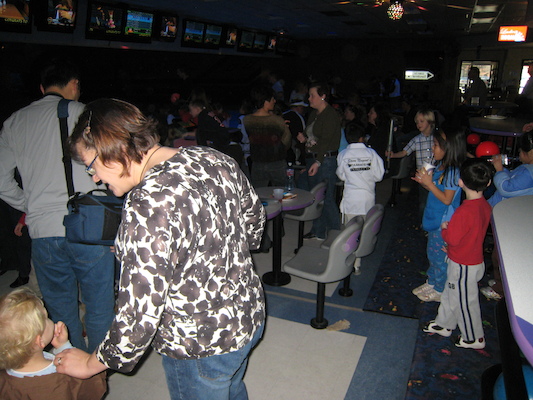 Cole and Xine bowling (02-28-2009 13:01)