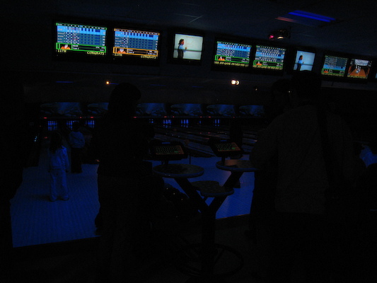 Disco bowling (02-28-2009 13:01)