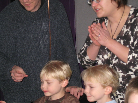 Tim, Cole, Ben, Xine cake (02-28-2009 13:41)