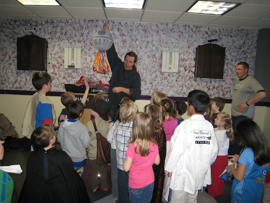 Pinata time (02-28-2009 13:59)