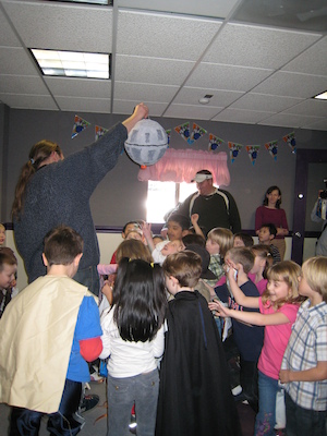 Pinata time (02-28-2009 14:01)