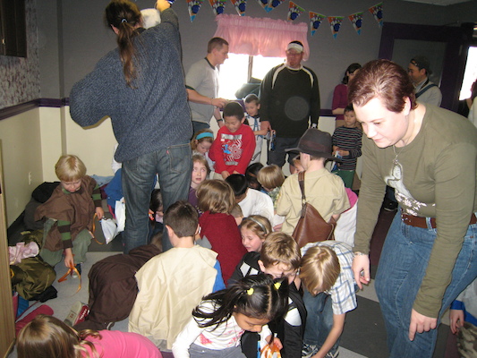 Pinata time (02-28-2009 14:01)