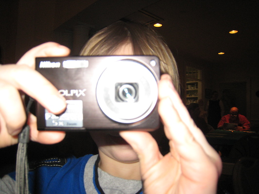 Camera & Theo (02-28-2009 18:46)