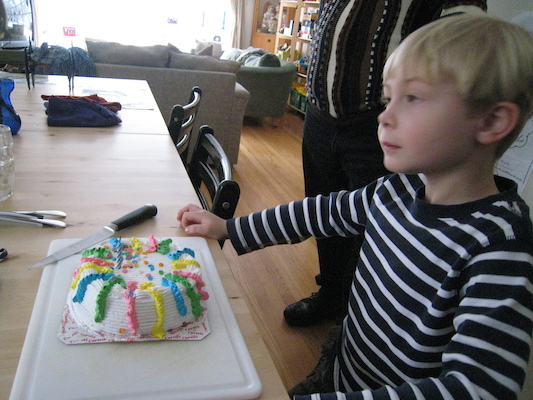 Tim & his cake (03-01-2009 14:01)
