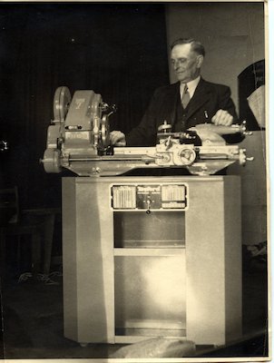 W.R. "Papa" Coombe June 1954, Retirement from J&F Pool aged 68 (05-06-2009 20:57)