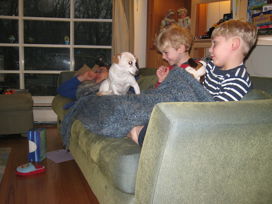 Emily sitting on Mommy with Cole and Tim (04-03-2009 16:38)