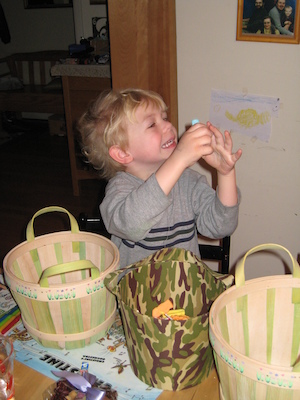 Cole on Easter (04-12-2009 05:35)