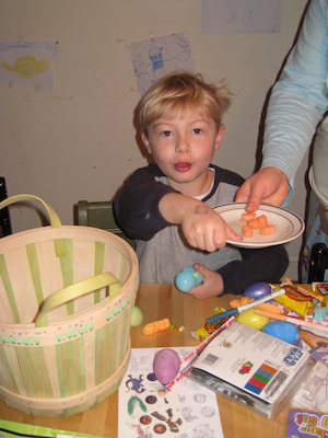 Tim showing the bunny food (04-12-2009 05:35)