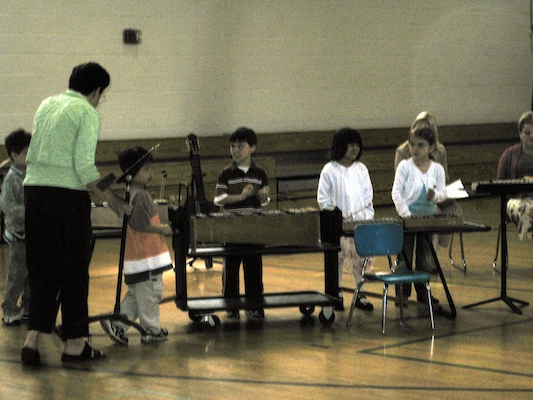 Tim's kindergarten music assembly (05-14-2009 09:30)