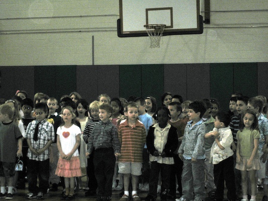 Tim's kindergarten music assembly (05-14-2009 09:33)