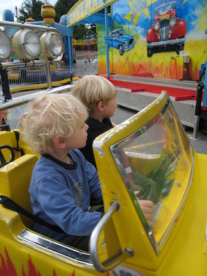 Tim and Cole at the carnival (05-17-2009 15:11)