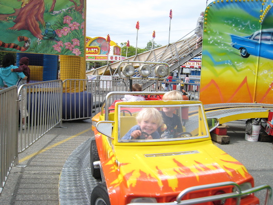 Tim and Cole at the carnival (05-17-2009 15:13)