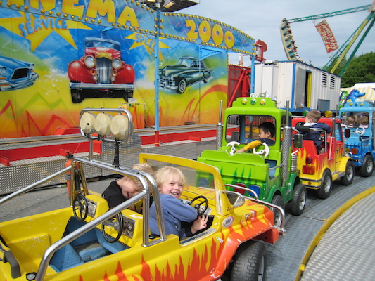 Tim and Cole at the carnival (05-17-2009 15:13)