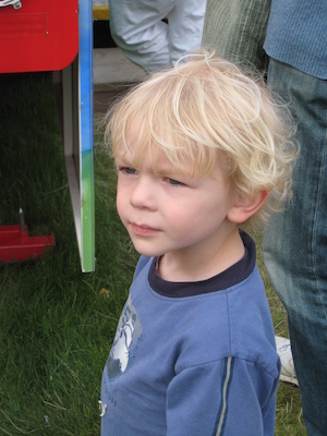 Cole at the carnival (05-17-2009 15:50)